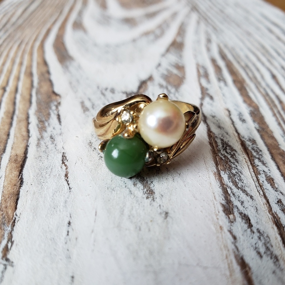 Jade & Created Pearl 18k HGE gold ring size 6.5